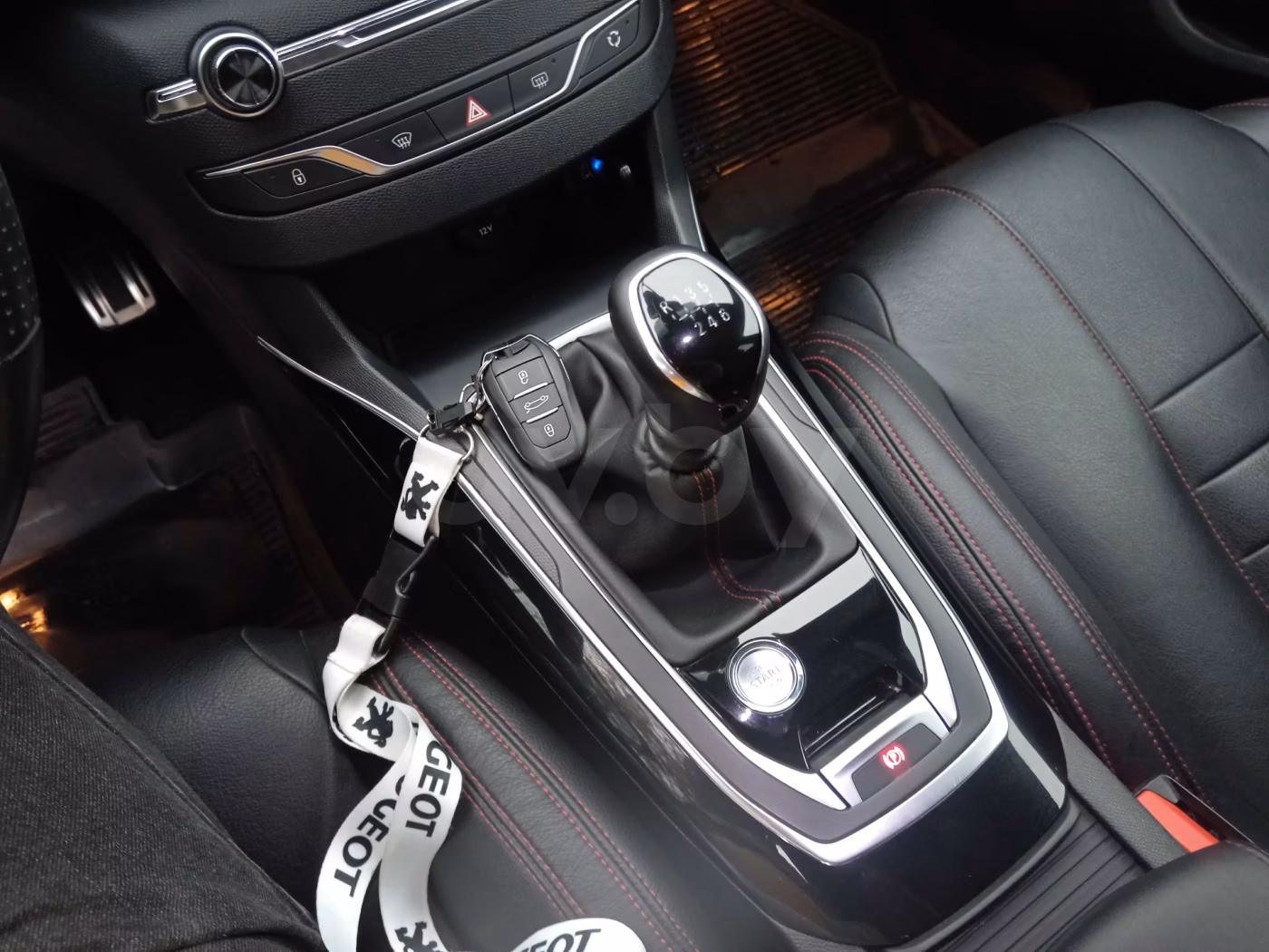 Peugeot 308 фото 16