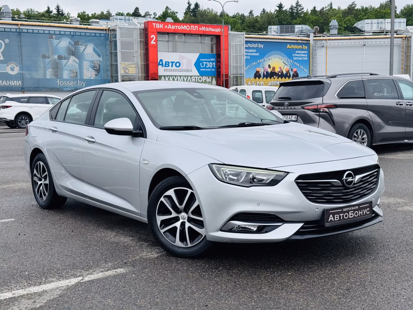 Opel Insignia фото 2