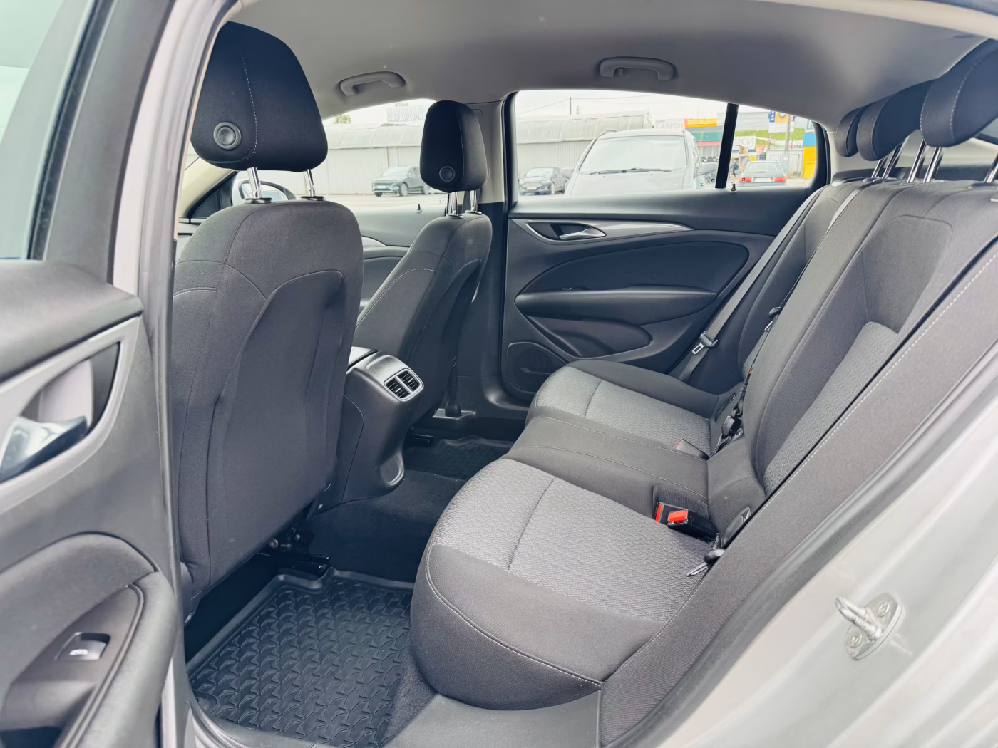 Opel Insignia фото 6