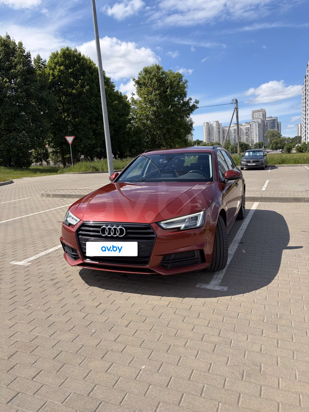 Audi A4 фото 2
