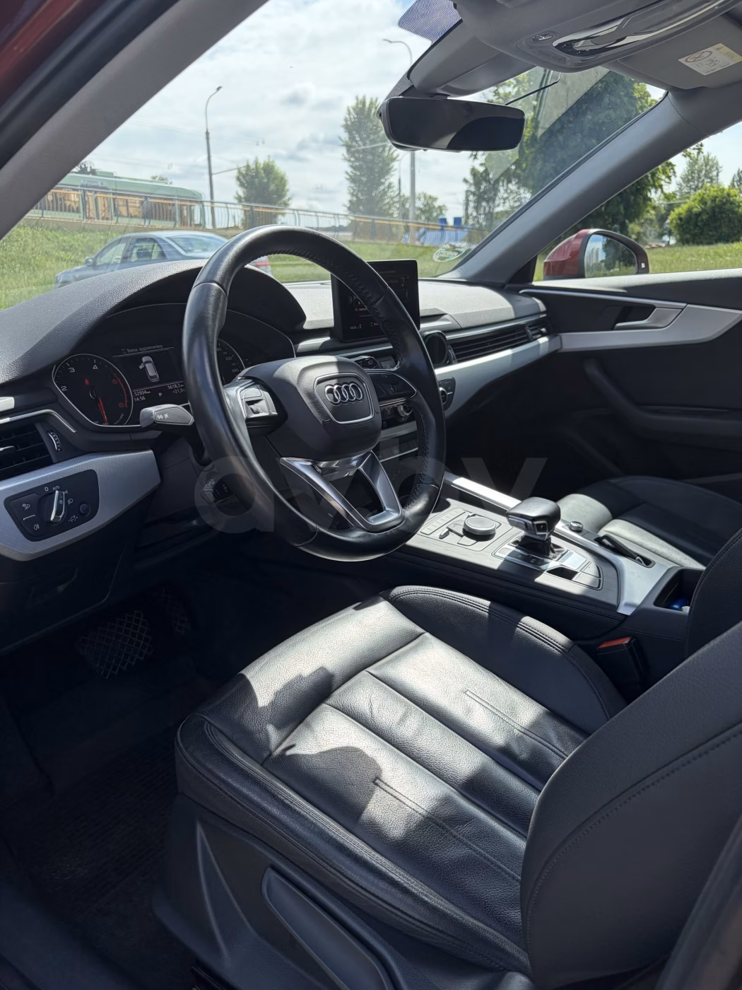 Audi A4 фото 11