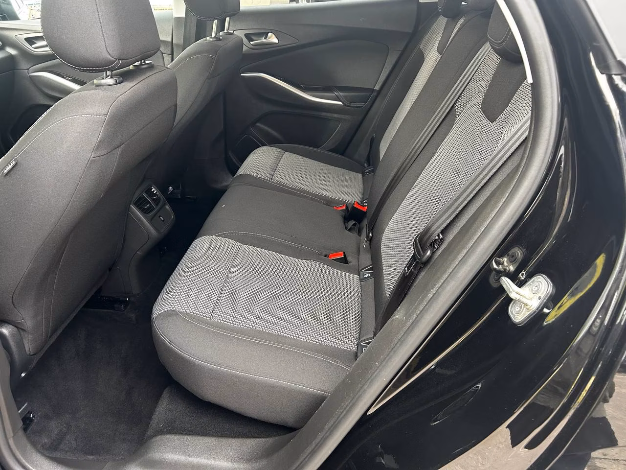 Opel Grandland X фото 12
