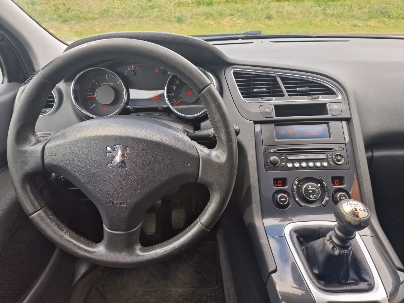 Peugeot 5008 фото 9