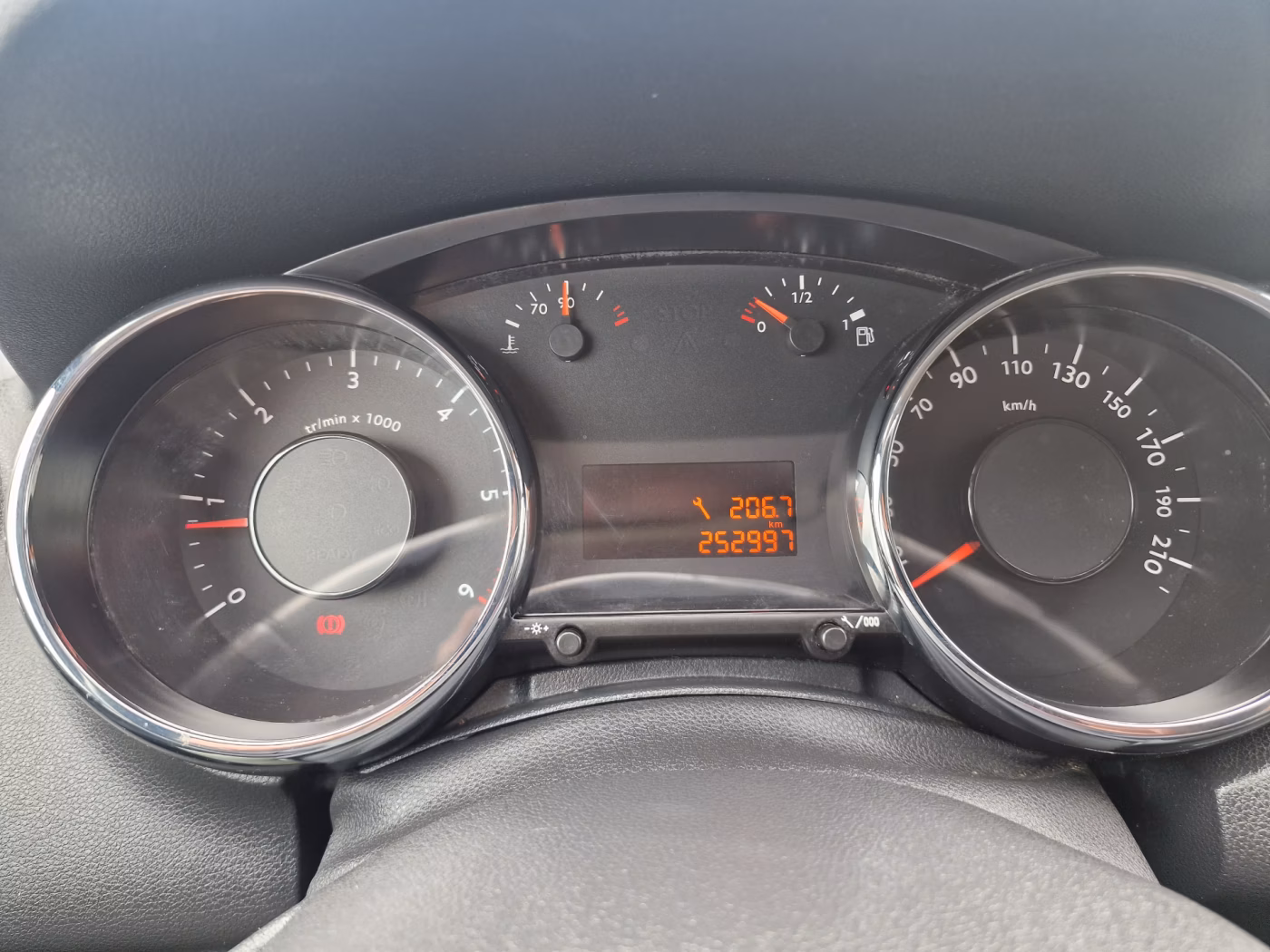 Peugeot 5008 фото 12