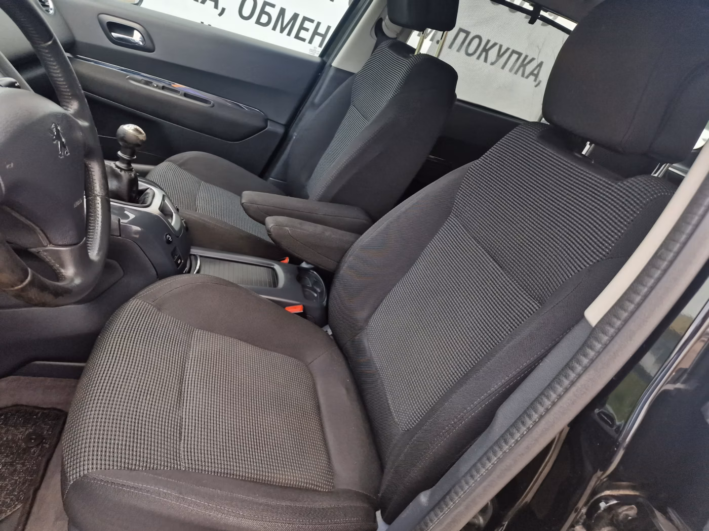 Peugeot 5008 фото 16