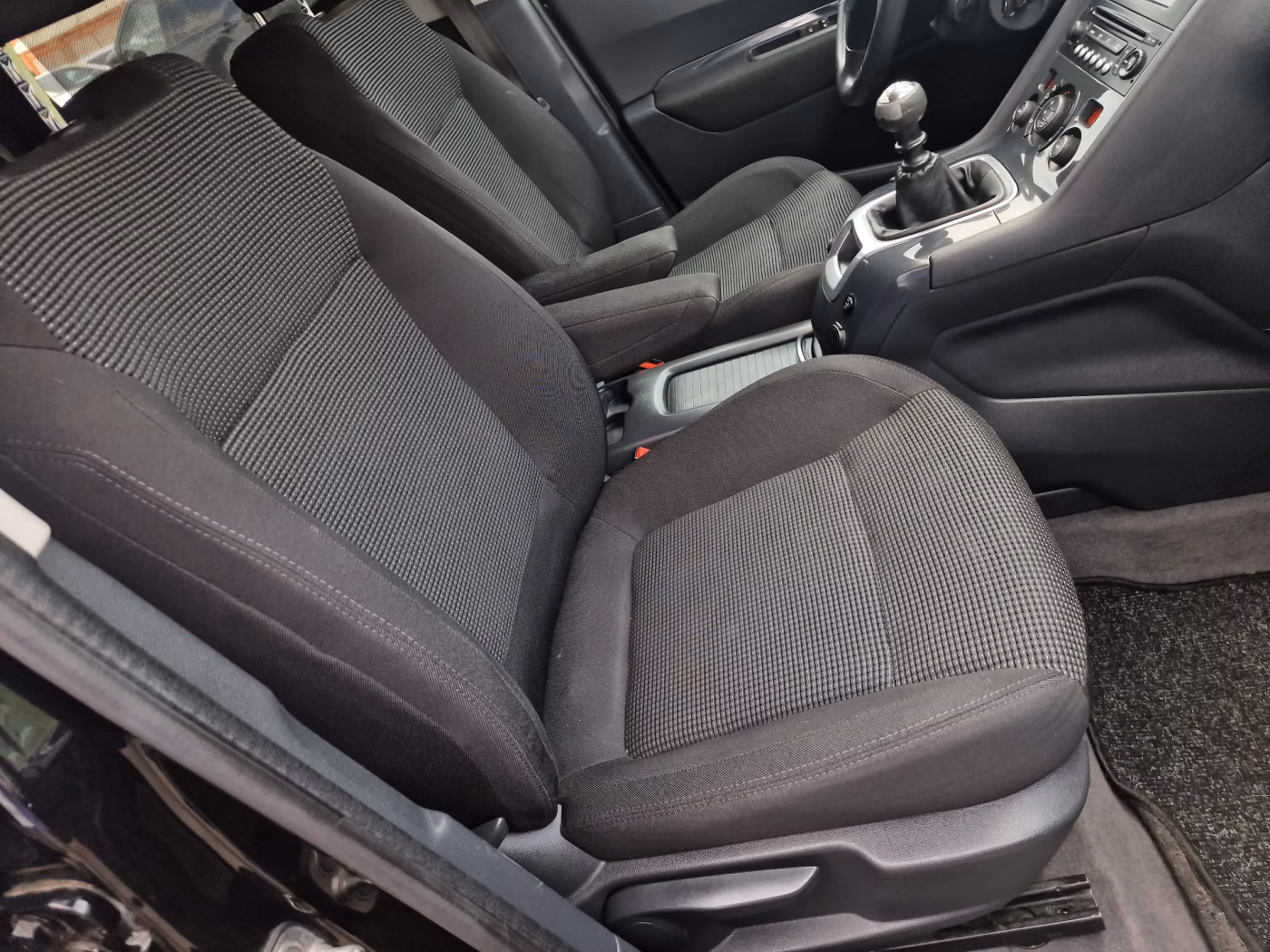 Peugeot 5008 фото 17