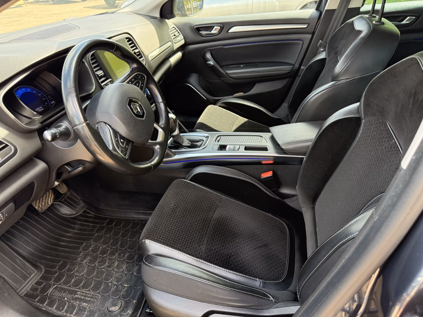 Renault Megane фото 9