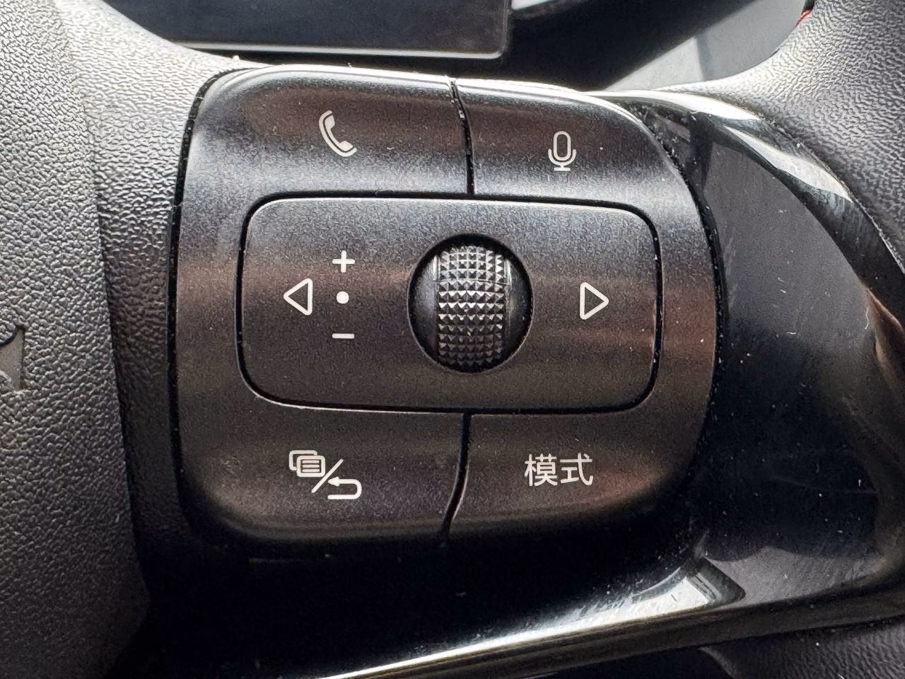 BYD e2 фото 17