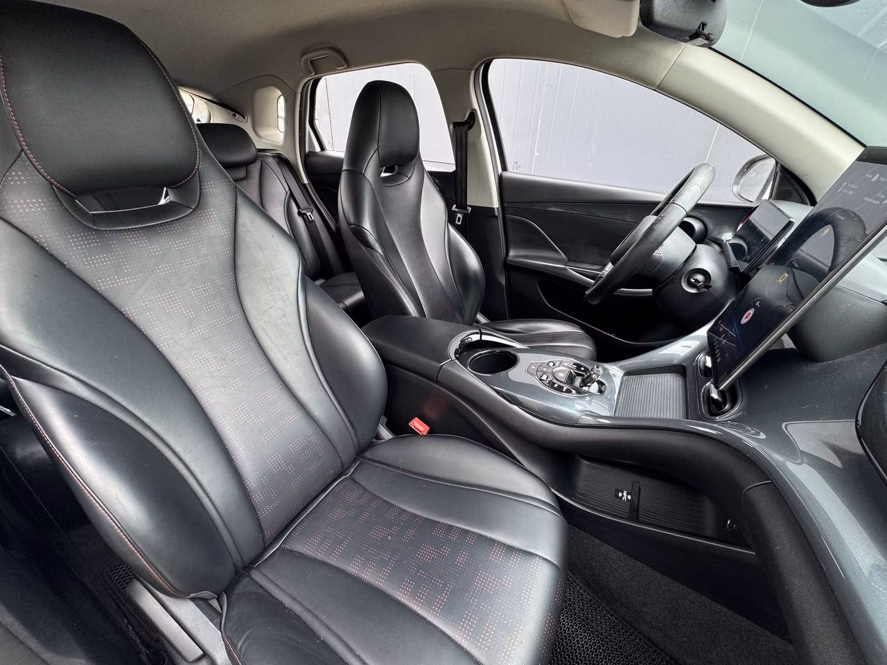BYD e2 фото 11