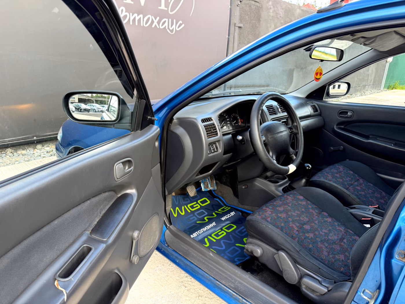 Mazda 323 фото 7