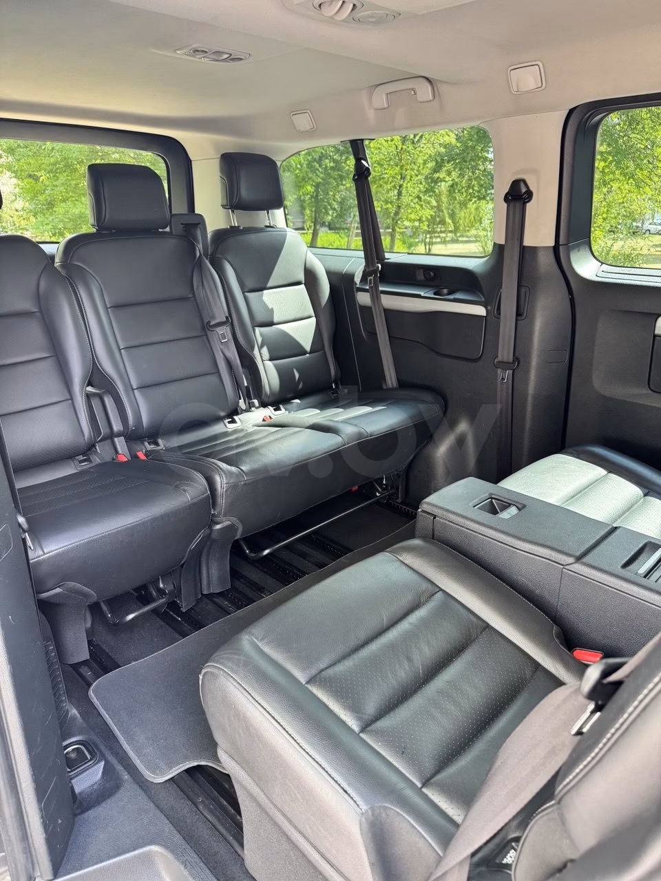 Peugeot Traveller фото 7