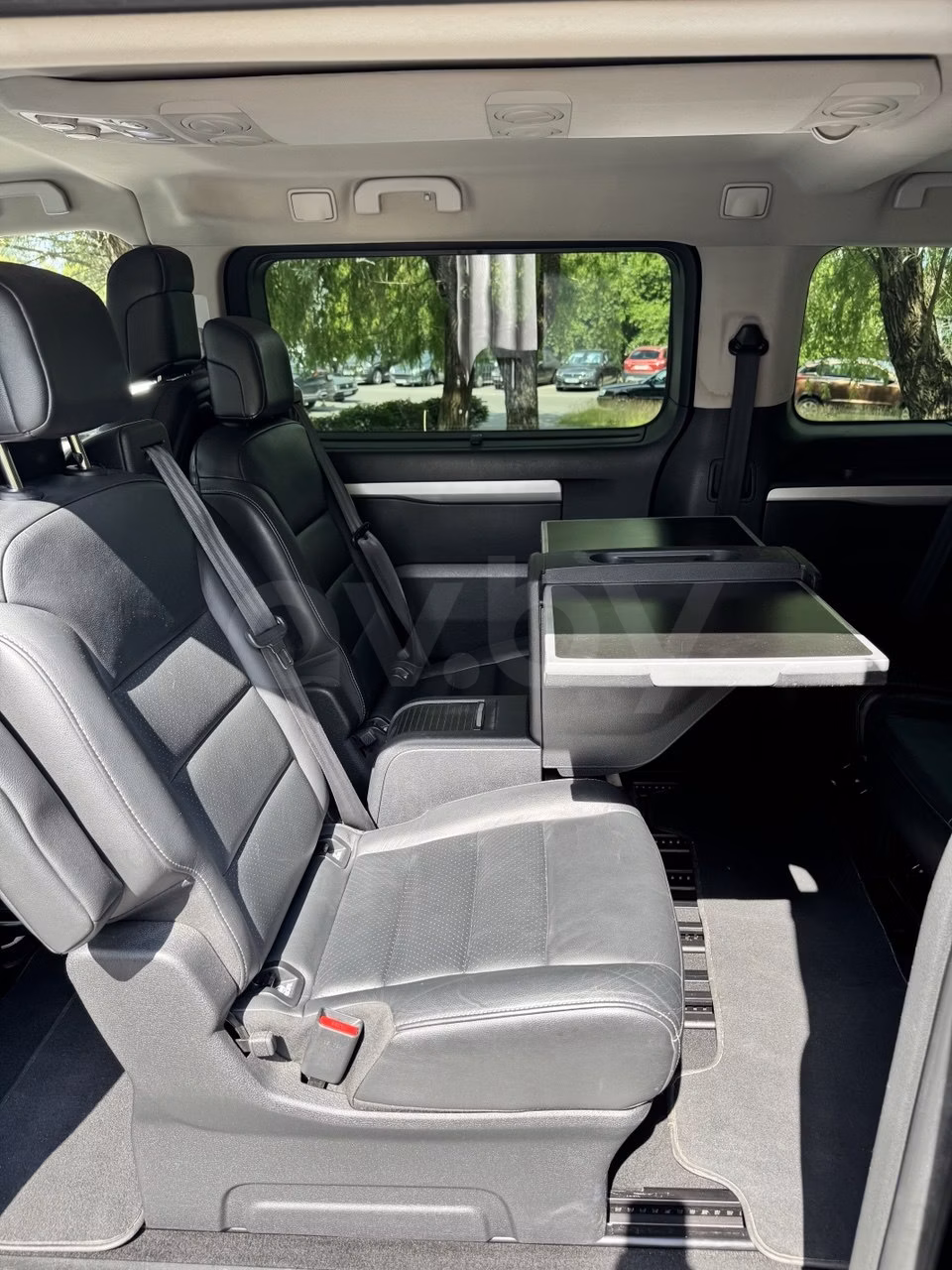 Peugeot Traveller фото 10