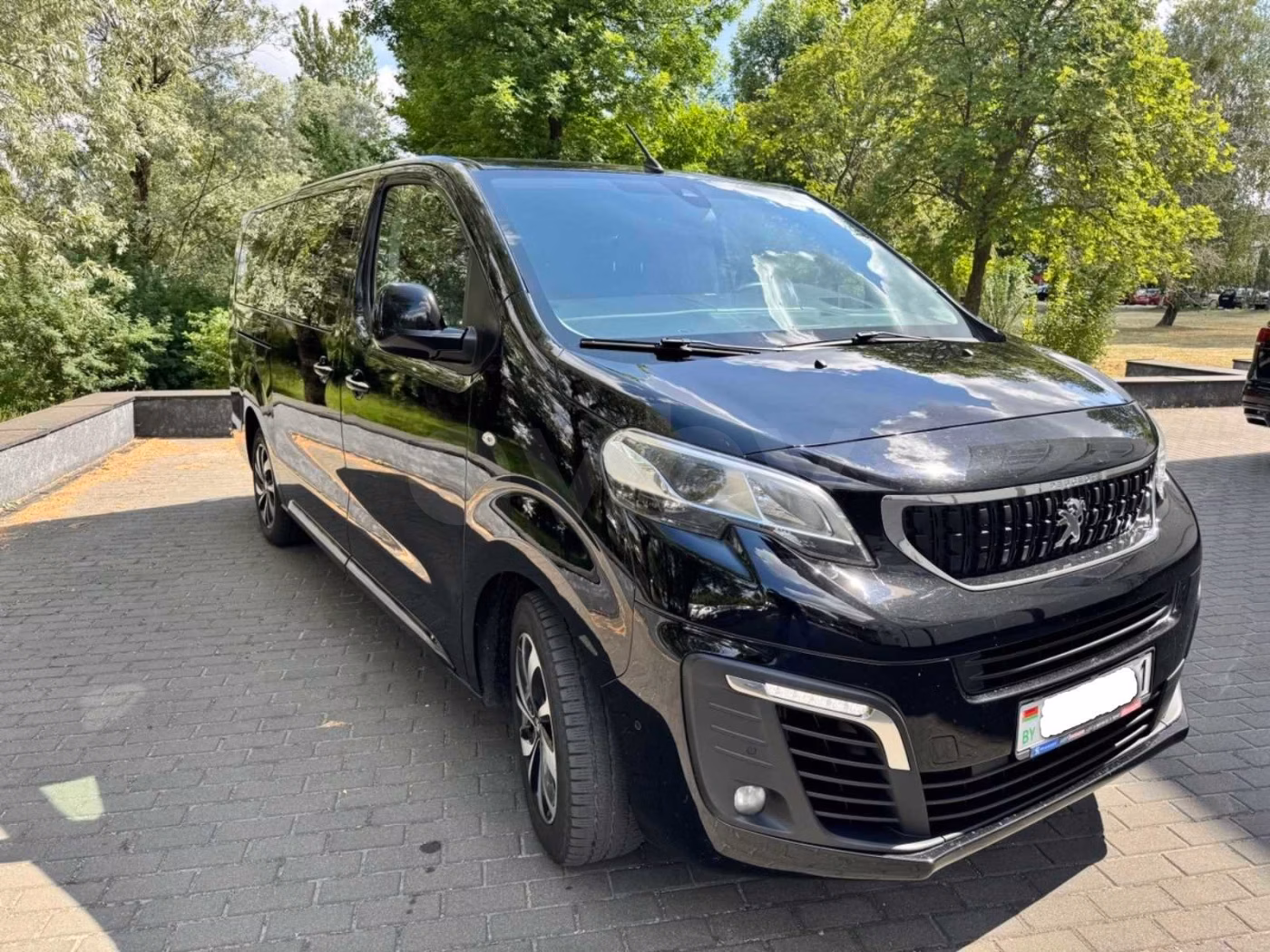Peugeot Traveller фото 2
