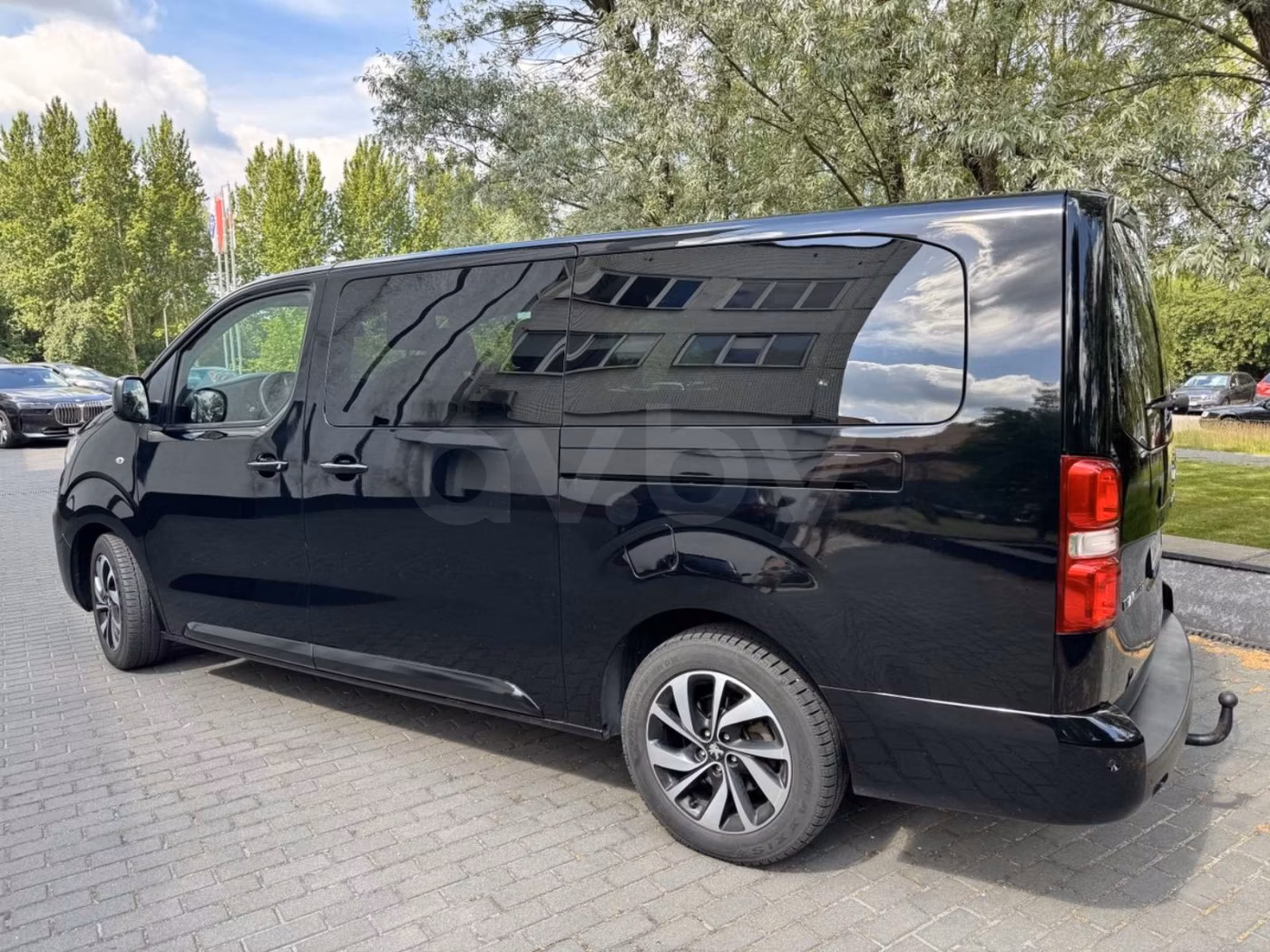 Peugeot Traveller фото 5