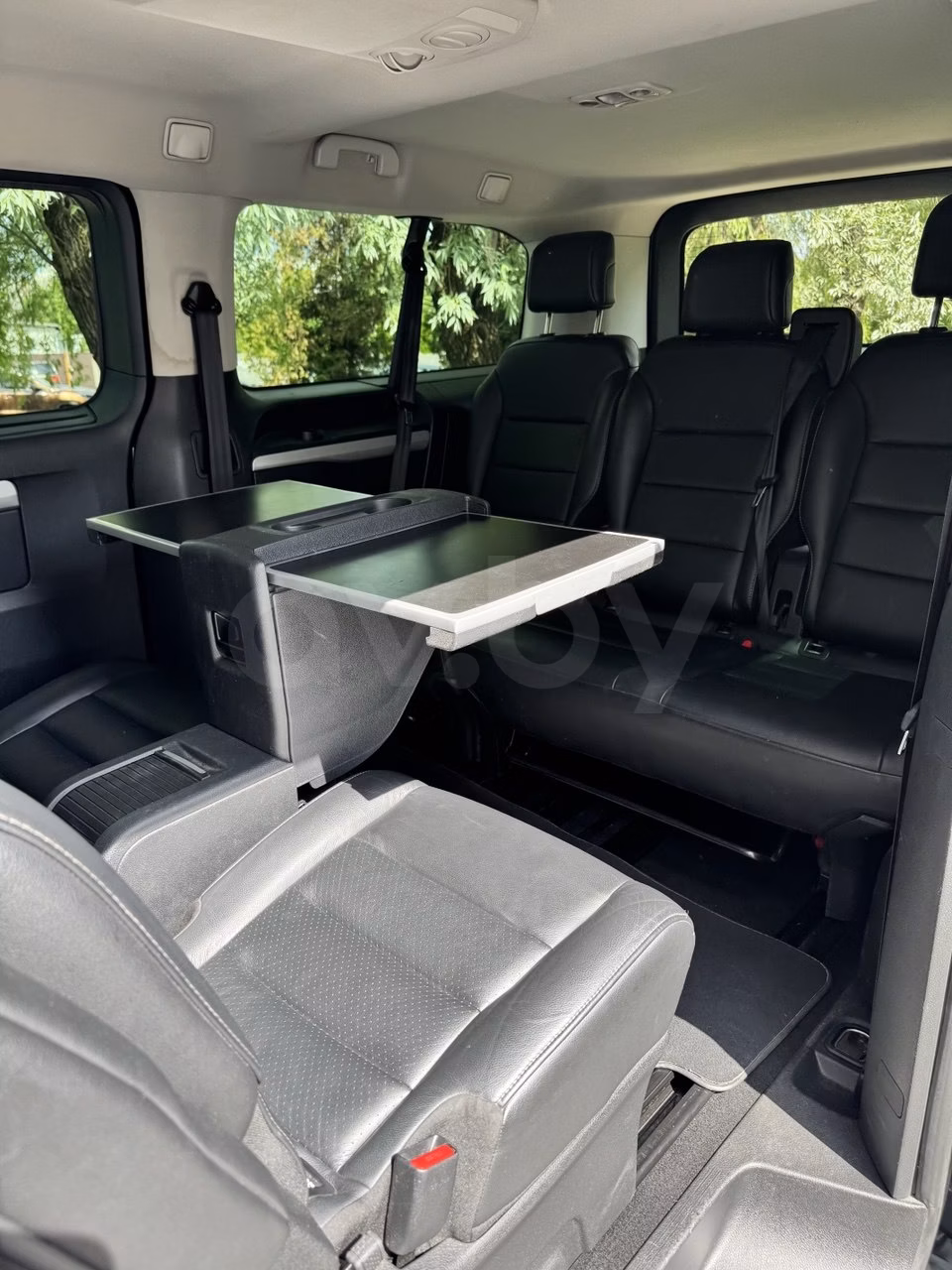 Peugeot Traveller фото 11