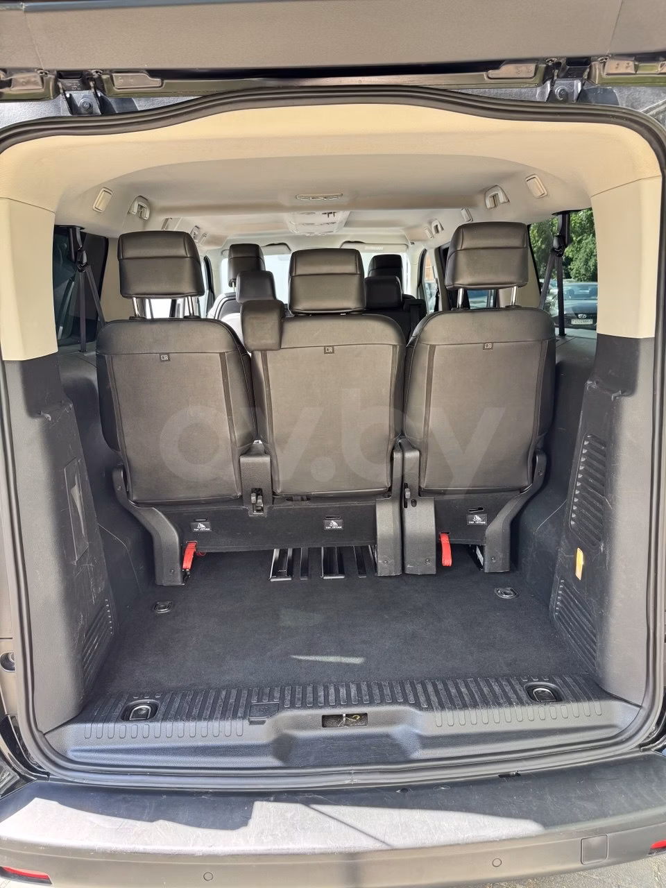 Peugeot Traveller фото 16