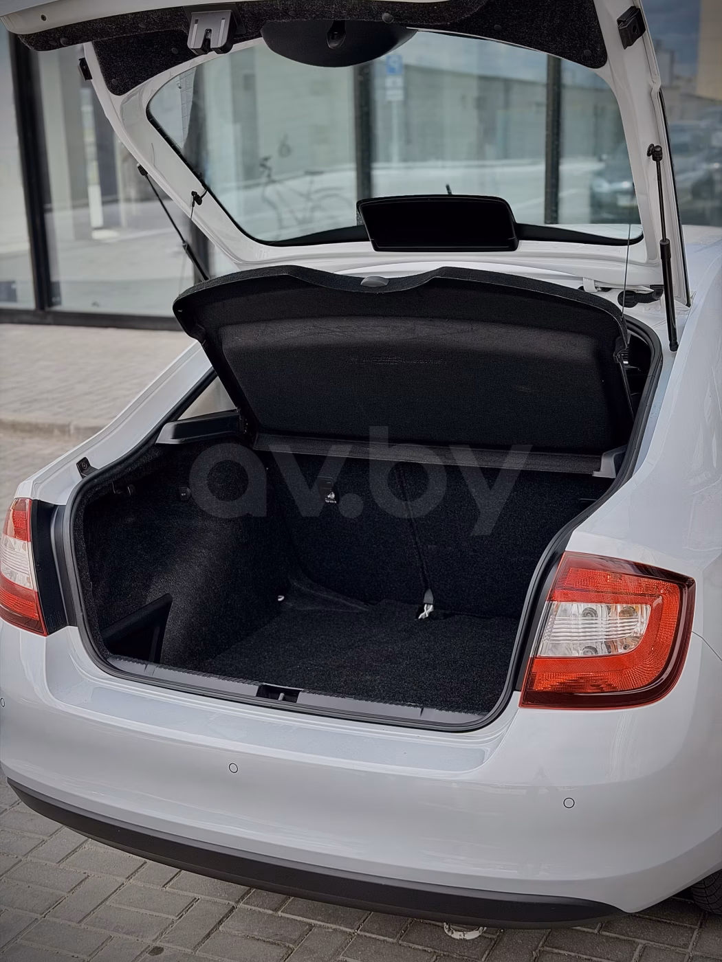 Skoda Rapid фото 8