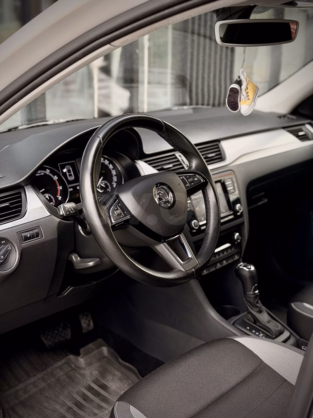 Skoda Rapid фото 9
