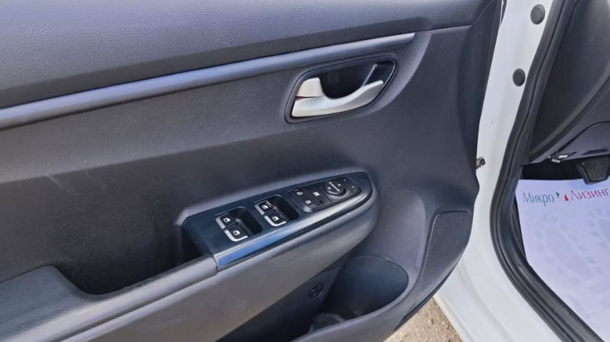 Kia Rio фото 17