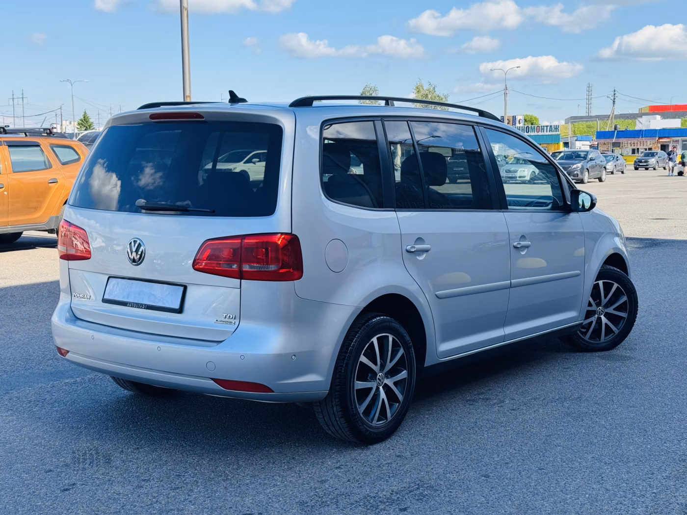 Volkswagen Touran фото 2