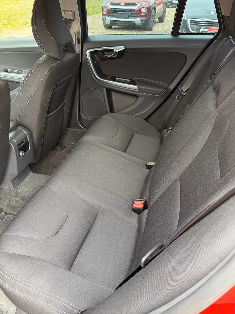 Volvo V60 фото 10