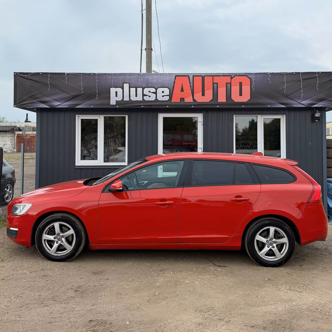 Volvo V60 фото 8