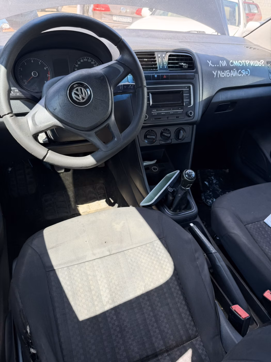 Volkswagen Polo Sedan фото 6