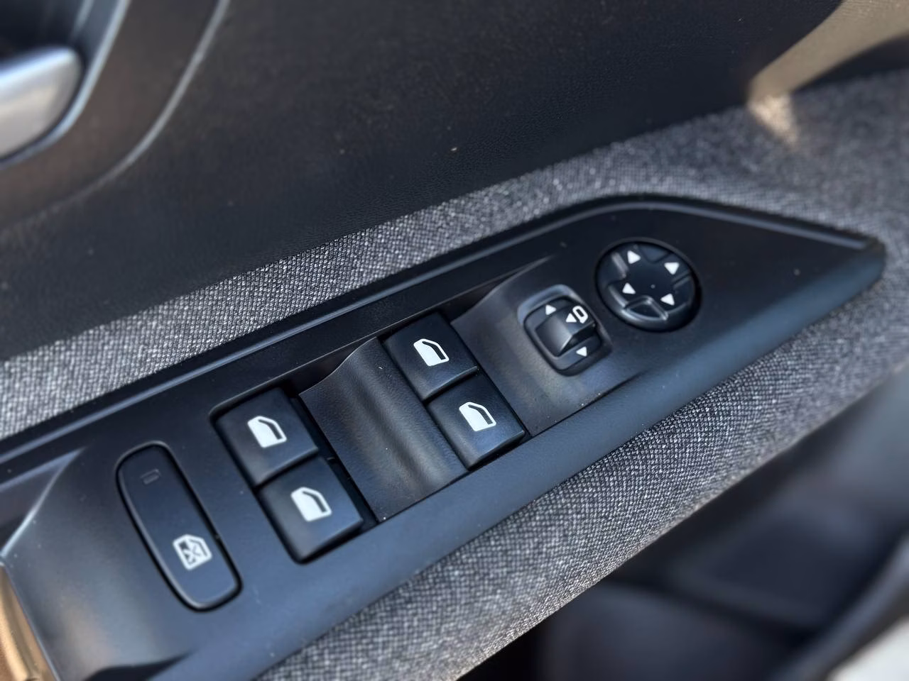 Peugeot 3008 фото 9