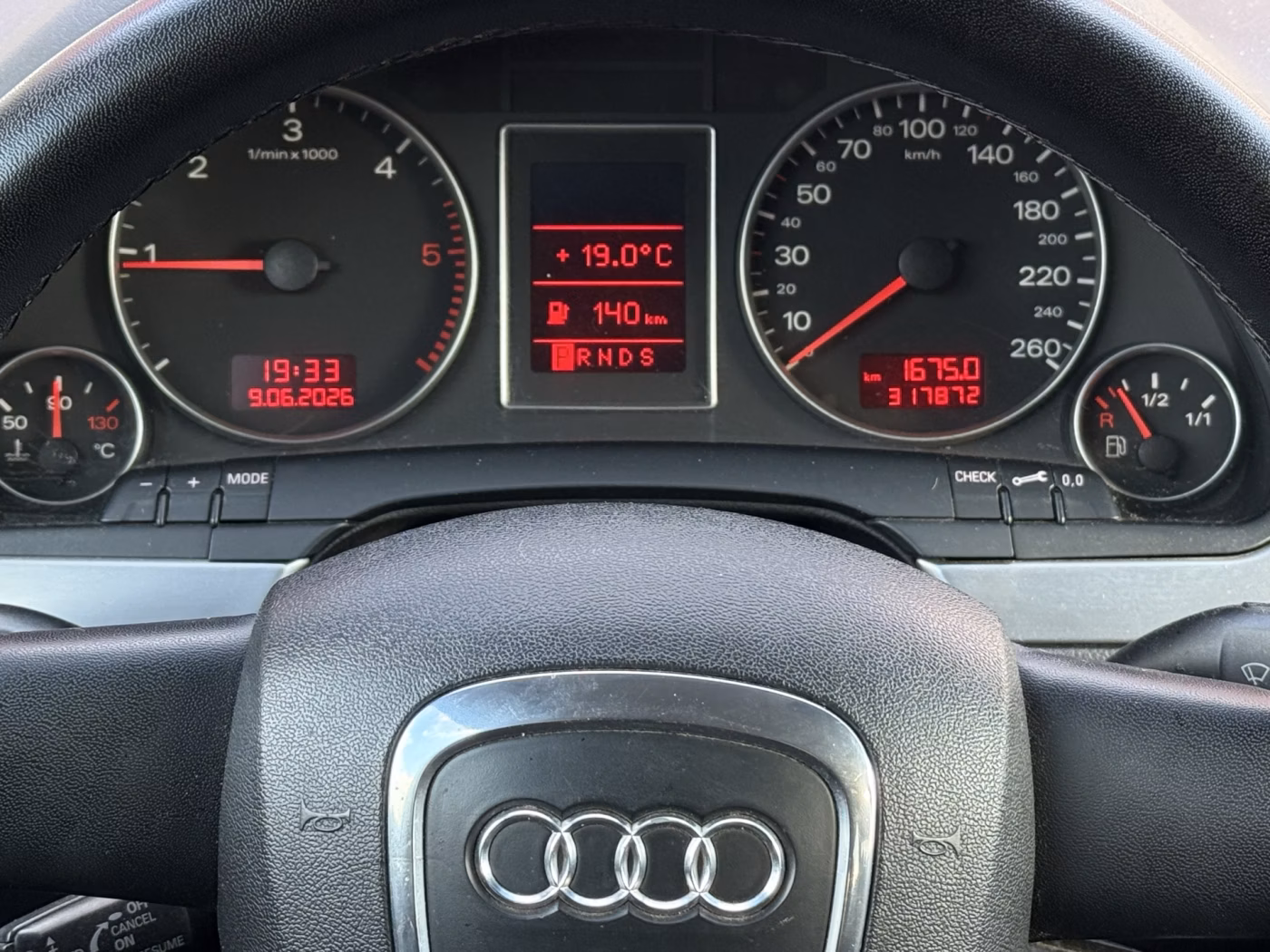 Audi A4 фото 13