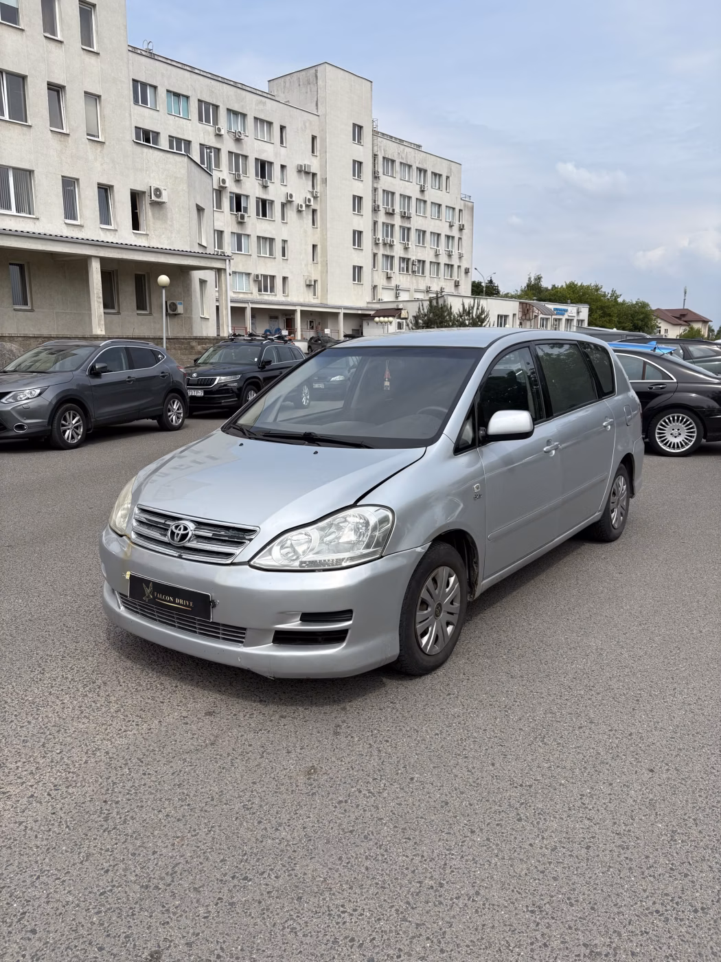 Toyota Avensis фото 3