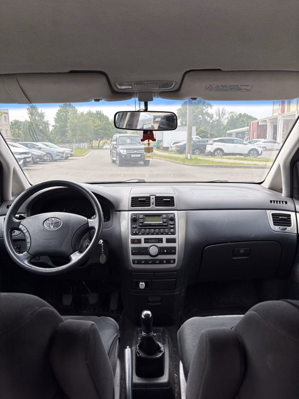 Toyota Avensis фото 16