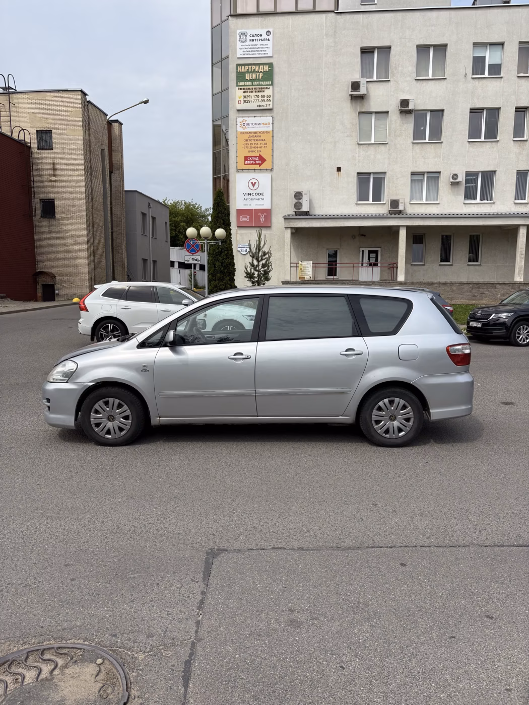 Toyota Avensis фото 4