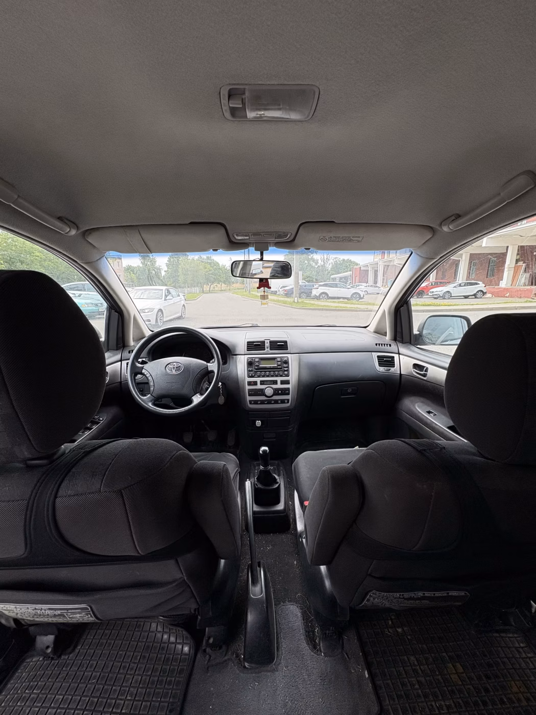 Toyota Avensis фото 15