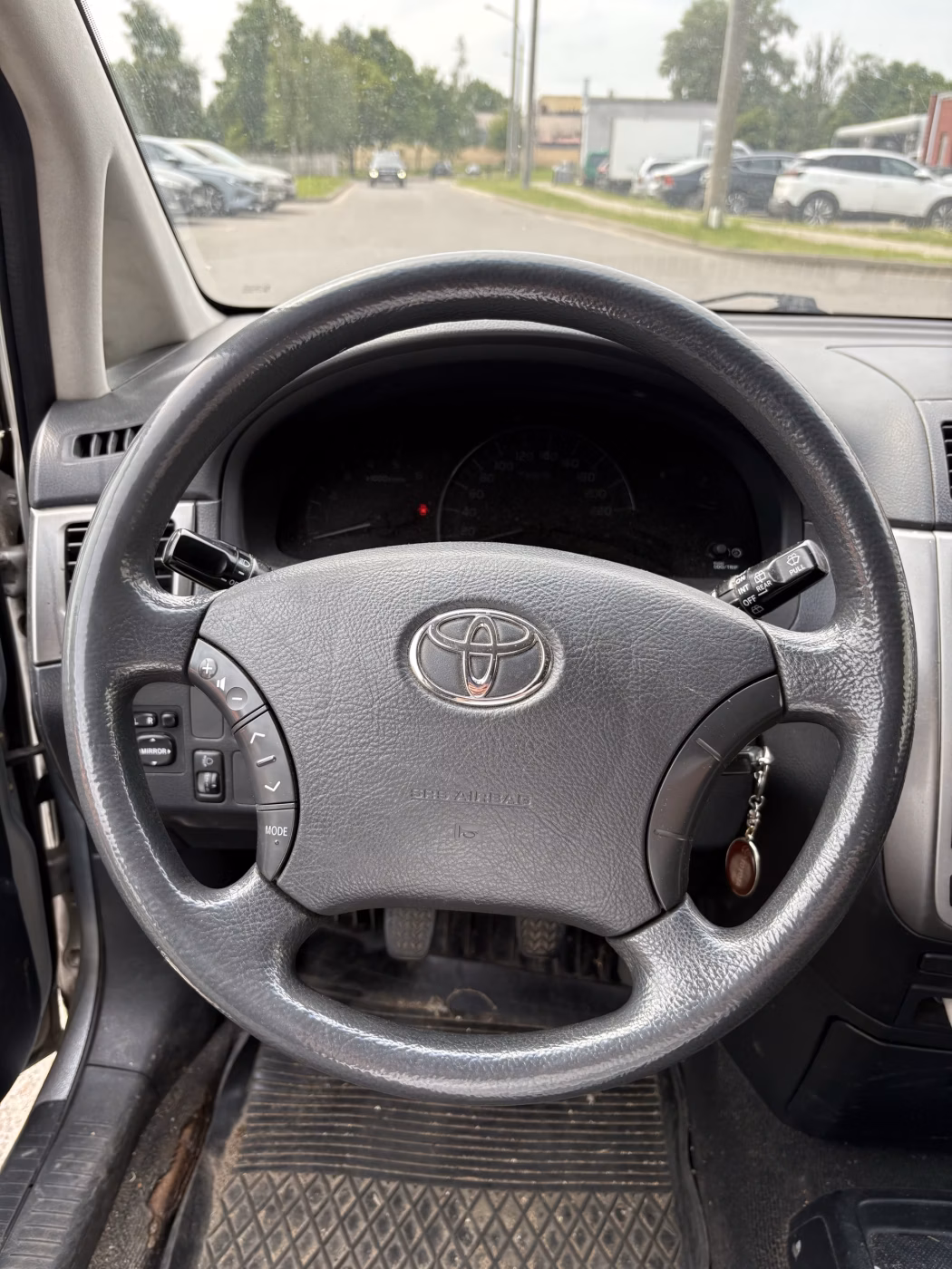 Toyota Avensis фото 17