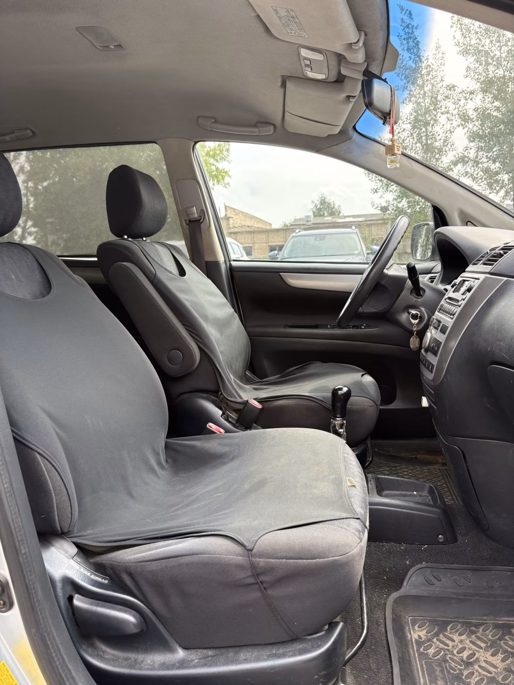 Toyota Avensis фото 9