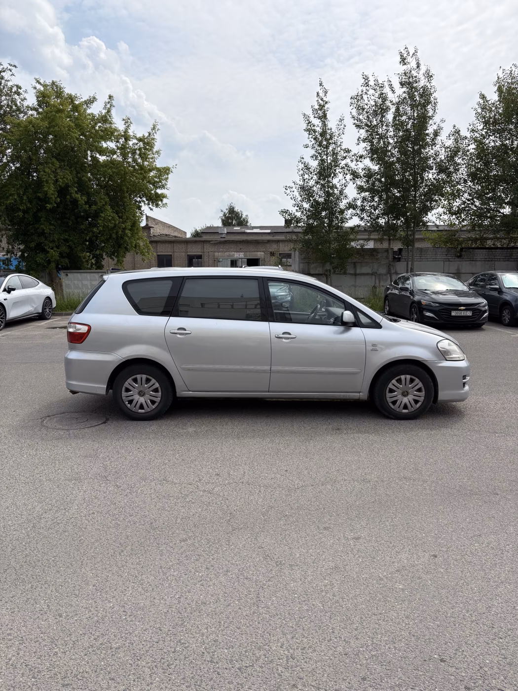 Toyota Avensis фото 8