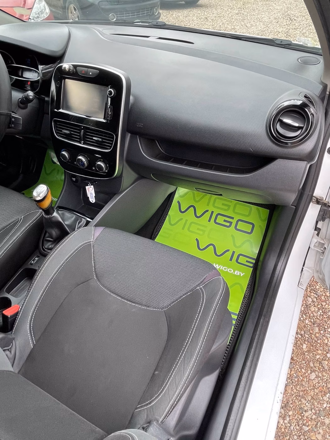 Renault Clio фото 11