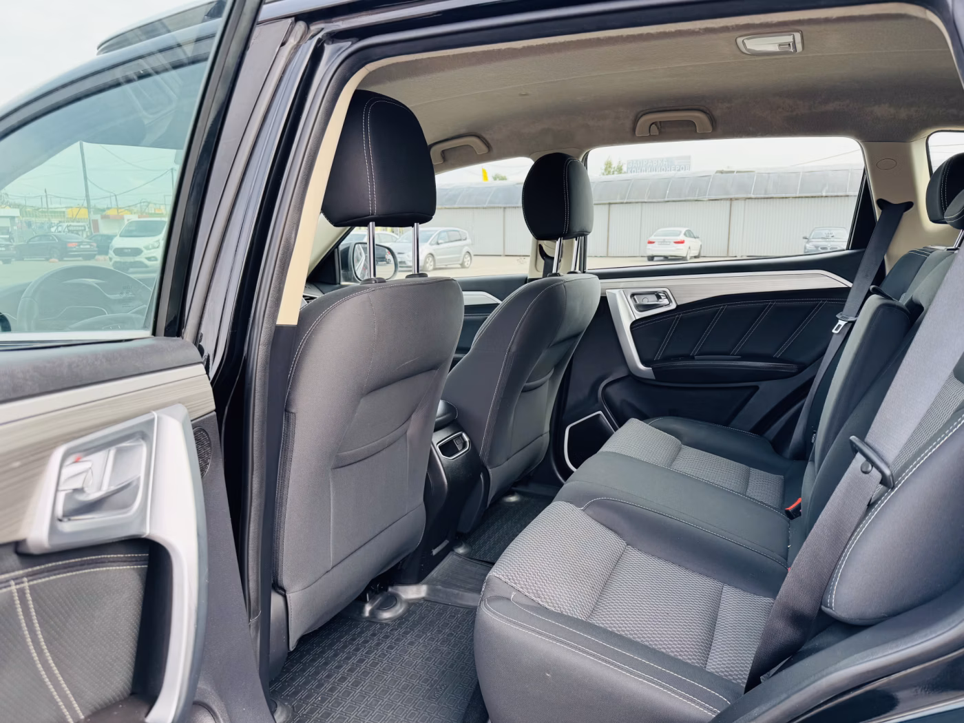 Geely Emgrand X7 фото 6