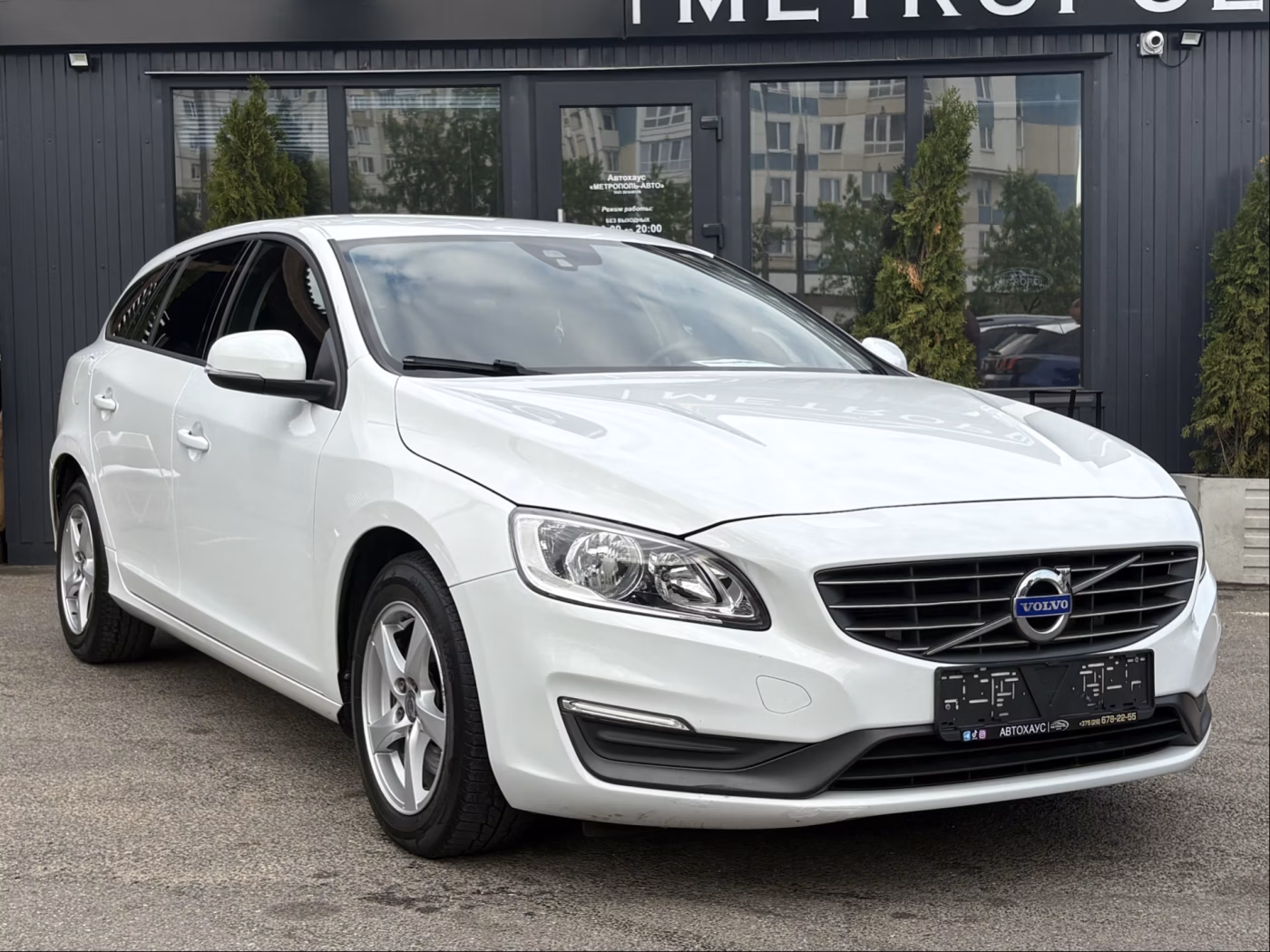 Volvo V60 фото 2