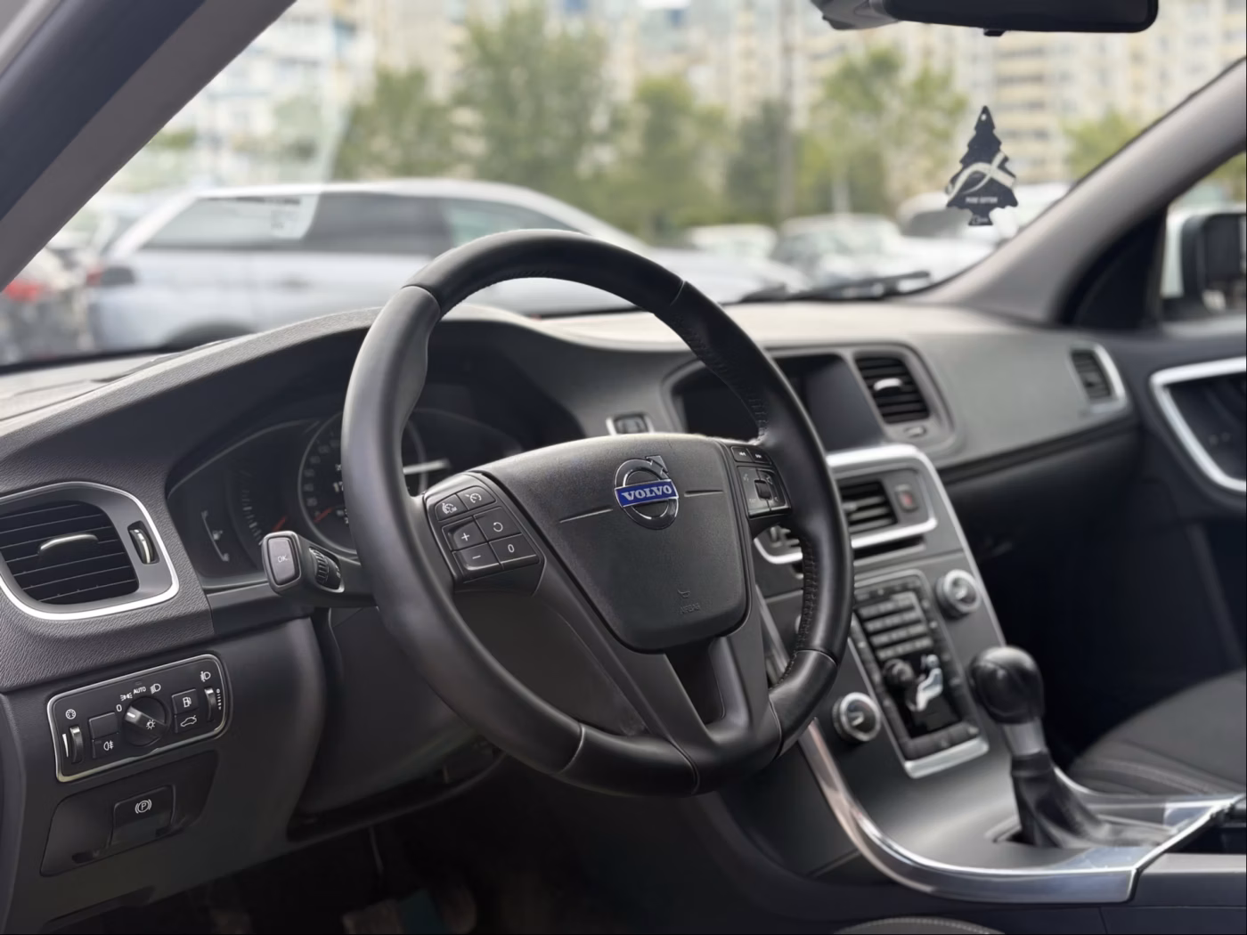 Volvo V60 фото 7