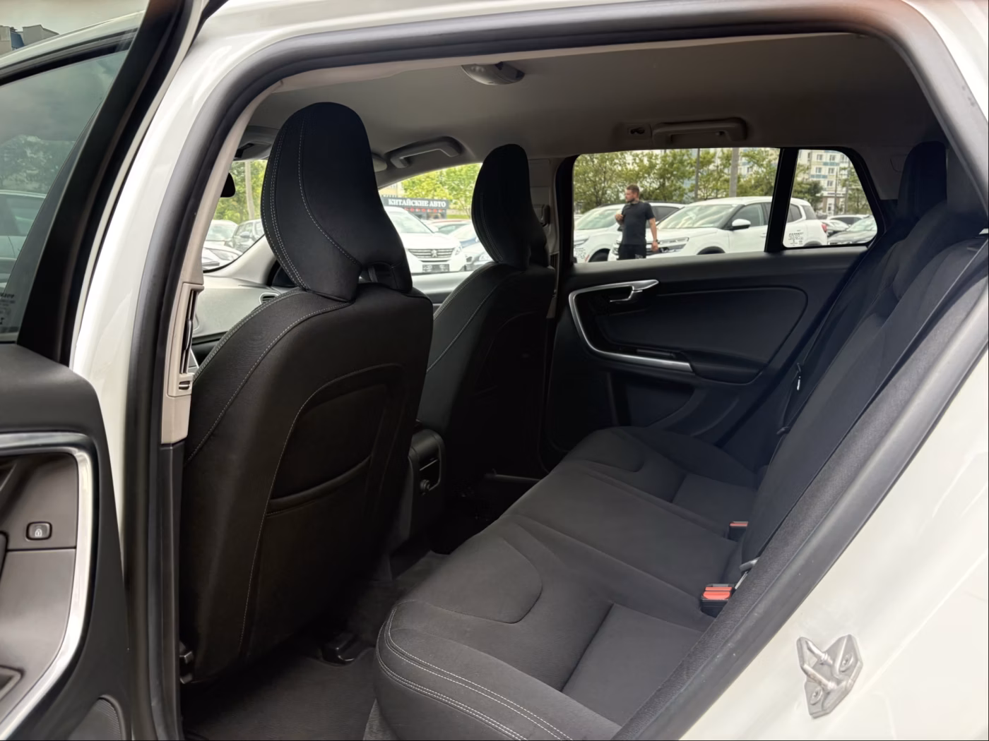 Volvo V60 фото 10