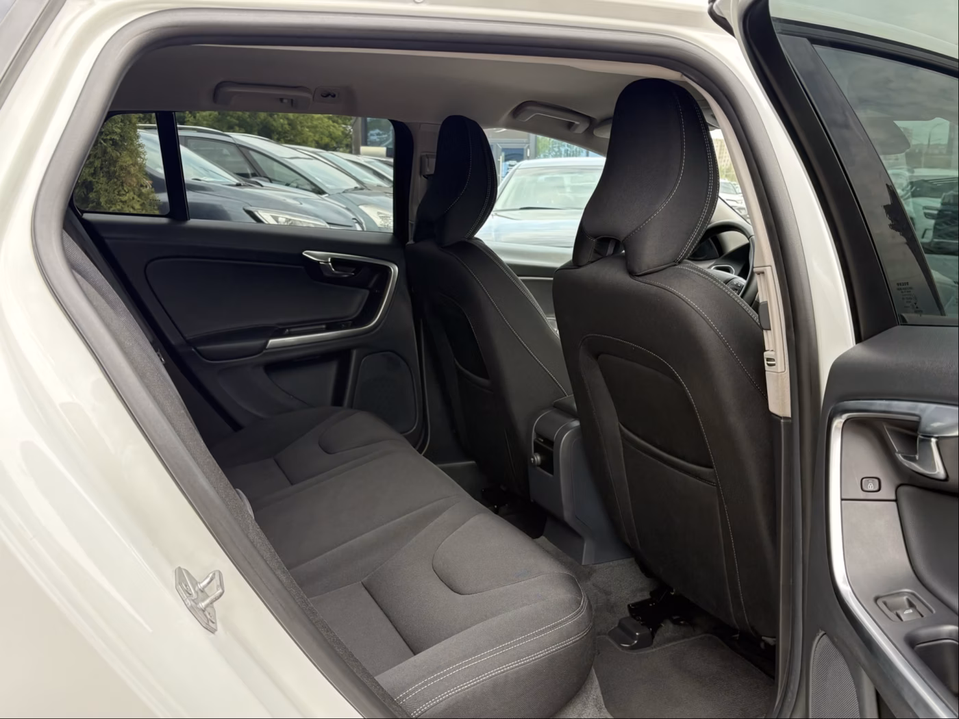 Volvo V60 фото 13