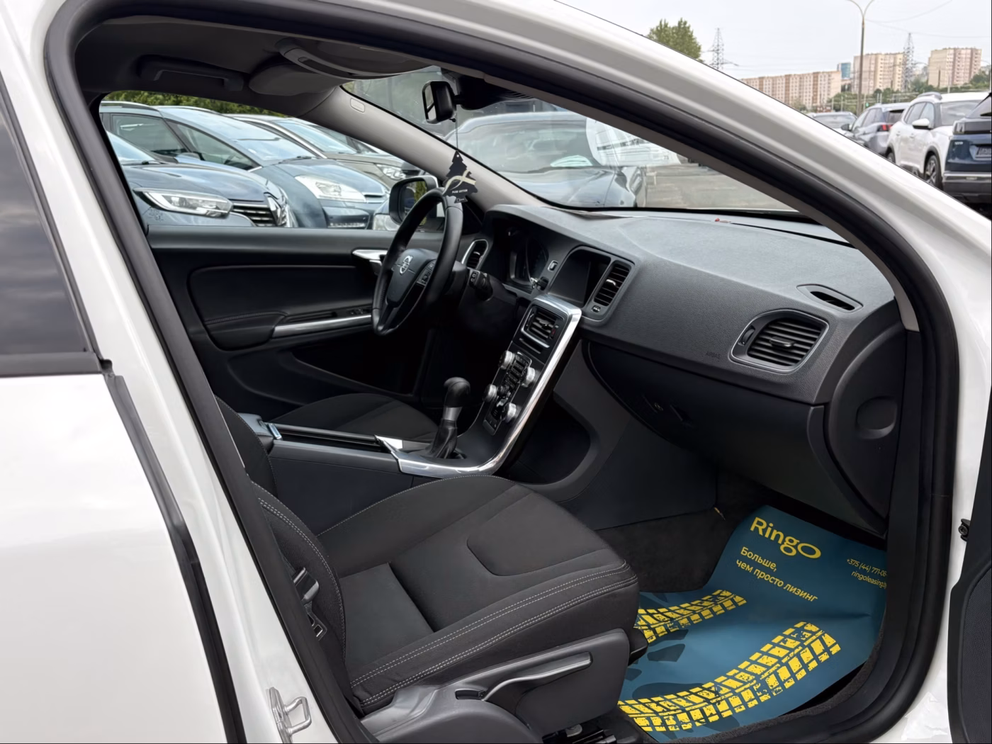 Volvo V60 фото 15