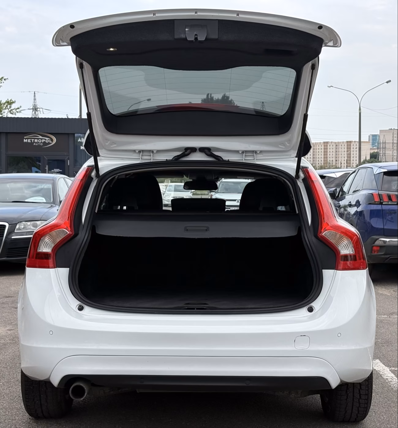 Volvo V60 фото 19