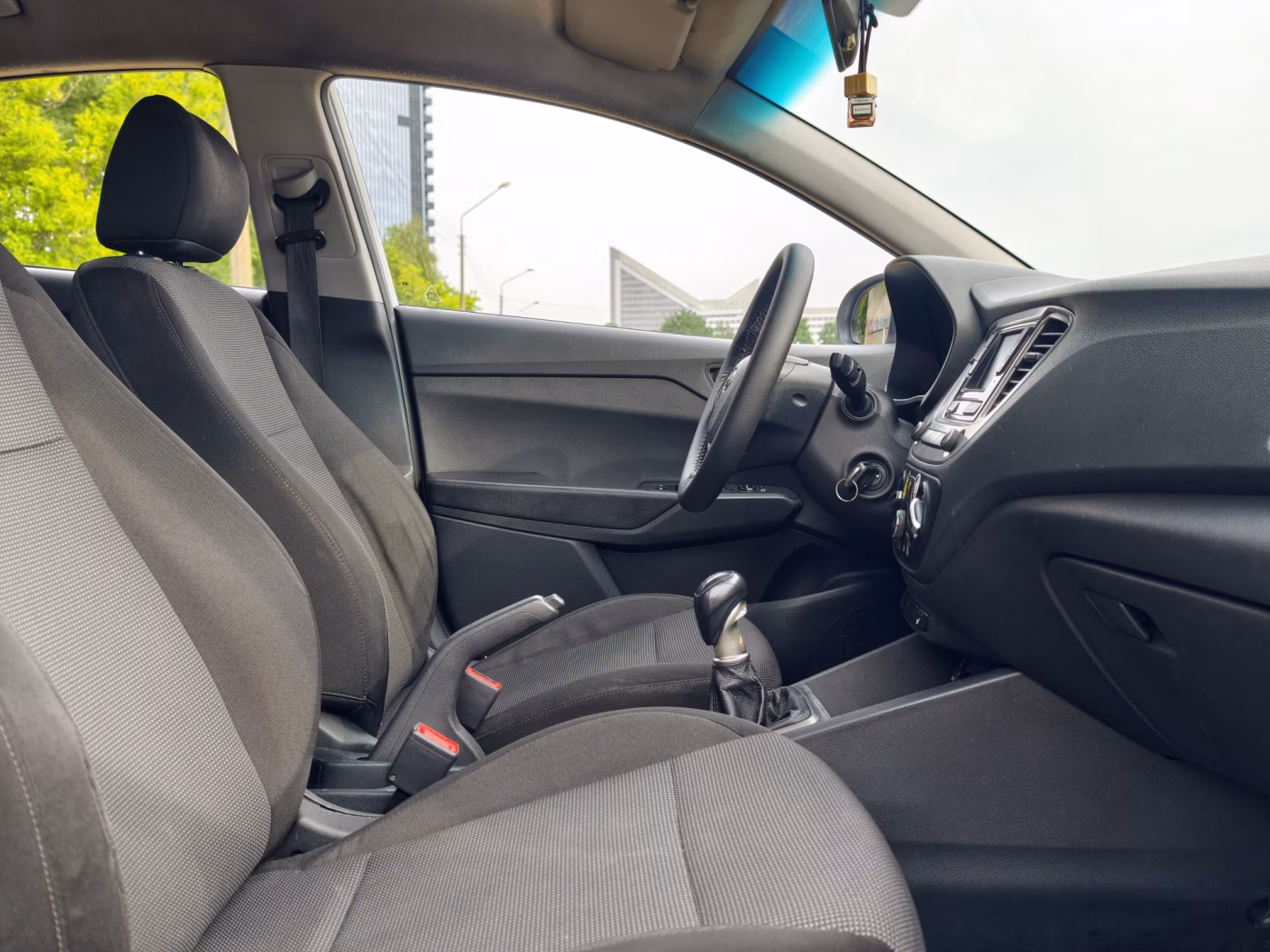 Hyundai Solaris фото 13