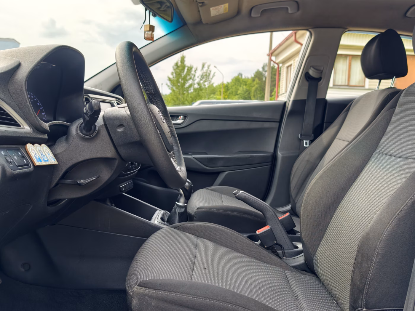 Hyundai Solaris фото 10