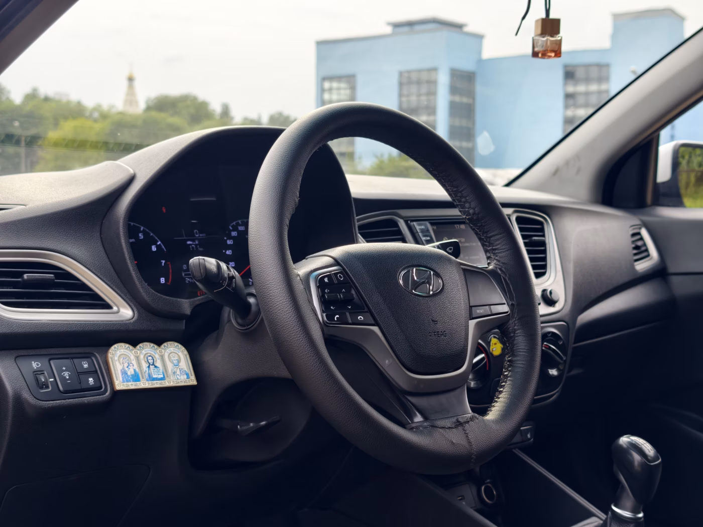 Hyundai Solaris фото 9