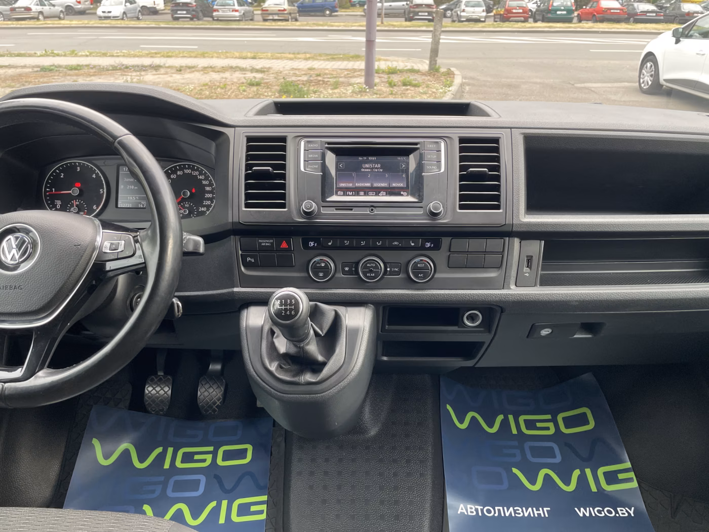 Volkswagen Caravelle фото 15