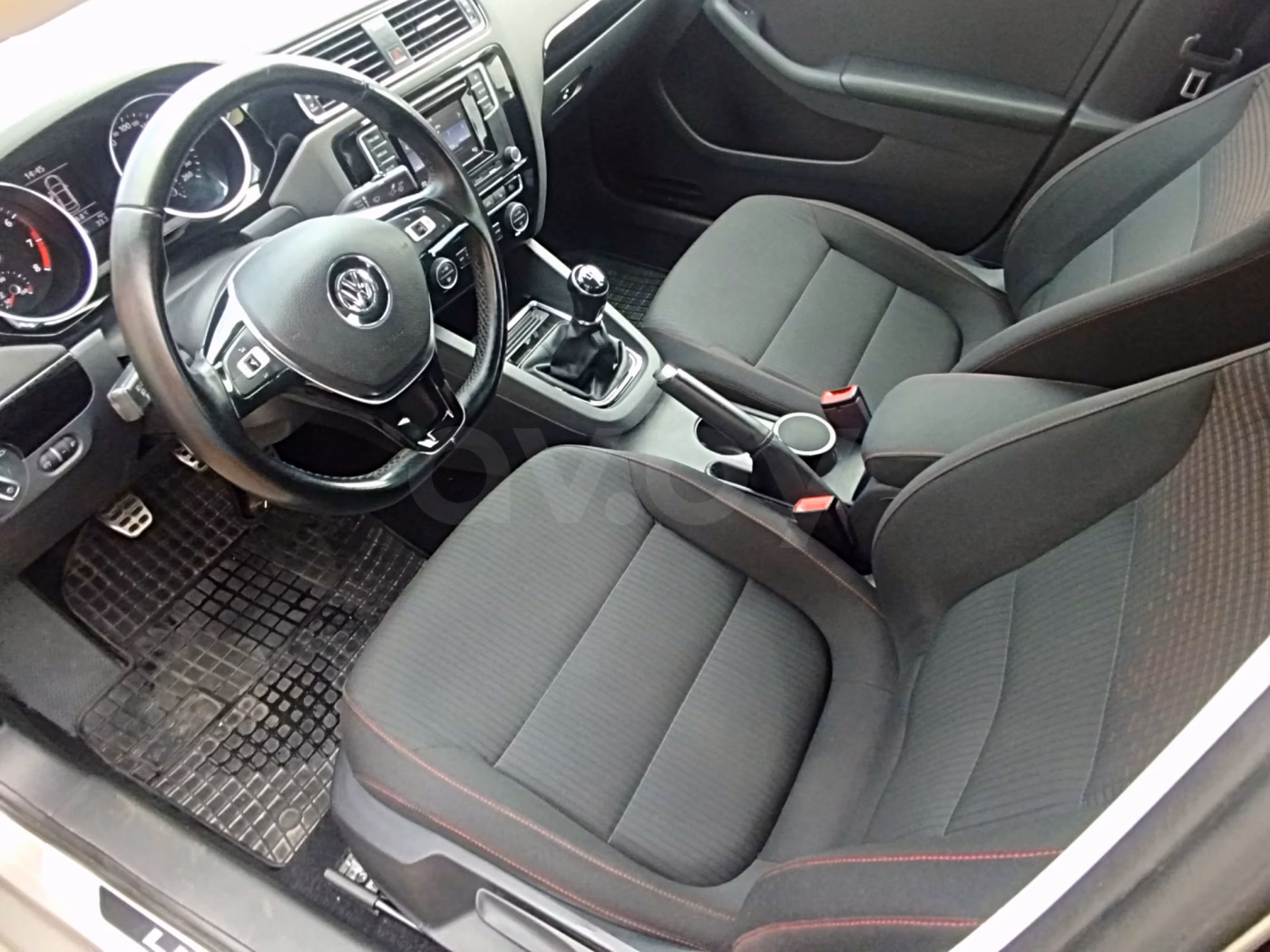 Volkswagen Jetta фото 10