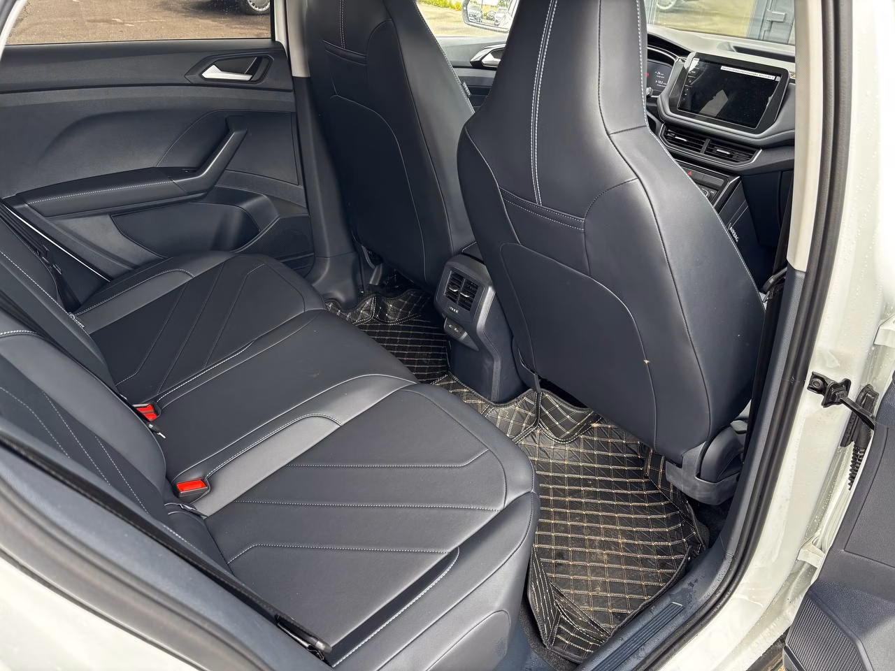 Volkswagen Tharu XR фото 12